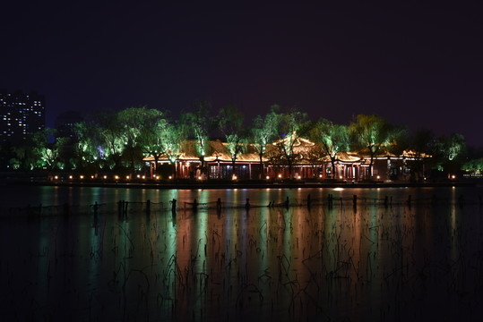 大明湖夜景