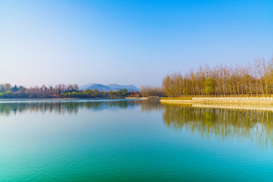 湖景碧水藍(lán)天