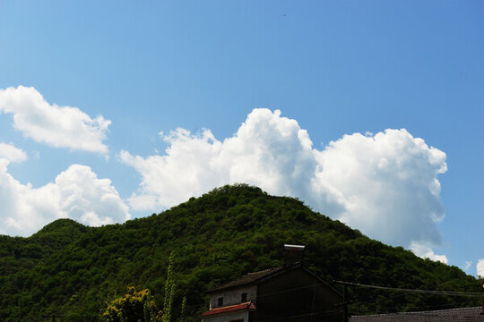 山川田野 美麗鄉(xiāng)村 藍天白云