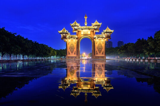 長壽牌坊夜景