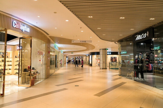 大型商場內(nèi)景