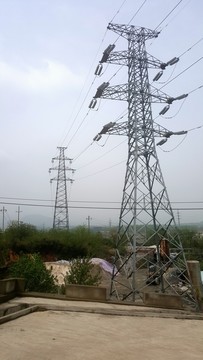 電力鐵塔