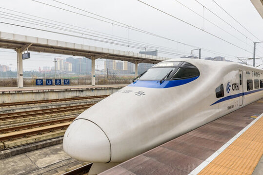和諧號(hào)列車 高鐵站臺(tái) 高鐵軌道