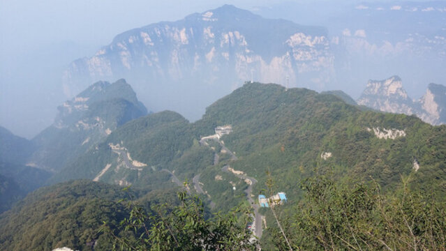山巒
