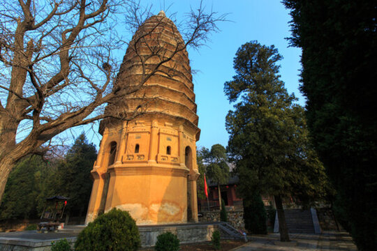 嵩山 嵩岳寺塔