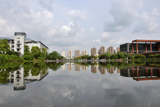 重慶大學(xué)虎溪校區(qū)校園風(fēng)光