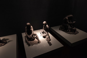 遠(yuǎn)古巴人生活場(chǎng)景雕塑