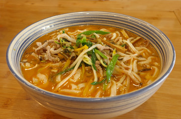酸菜肉絲面