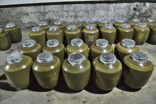 窖藏酒 白酒 山洞 酒壇 酒窖