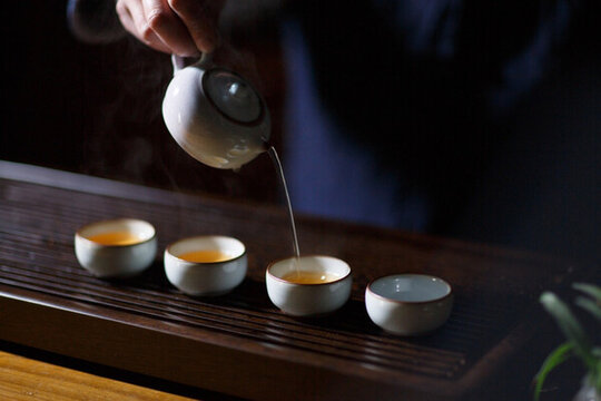 倒茶