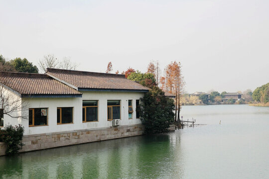 尚湖公園水岸房屋