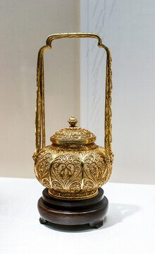 花絲提梁壺