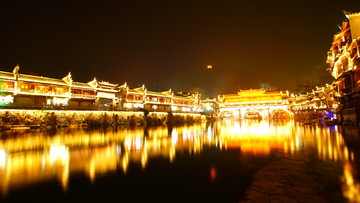 湖南鳳凰古鎮(zhèn) 沱江夜色