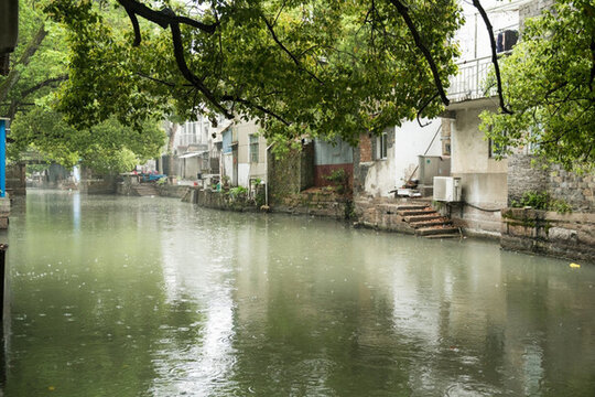 下雨的古鎮(zhèn)