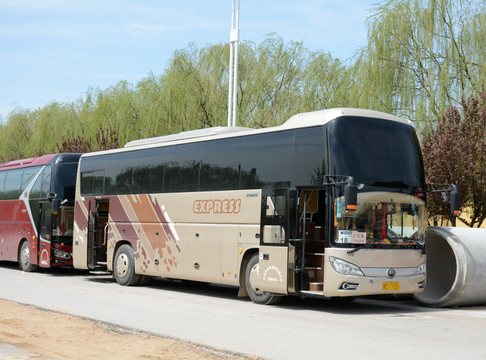 旅游巴士