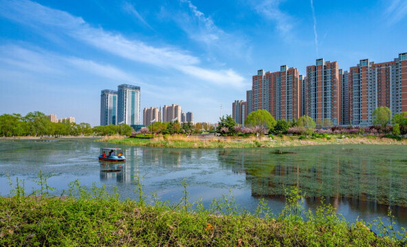 沿河景觀居