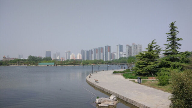 龍湖公園