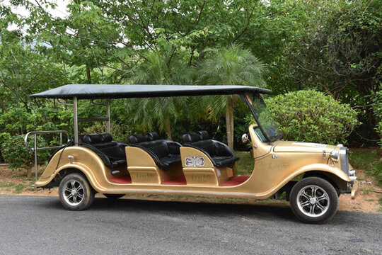 觀(guān)光車(chē)