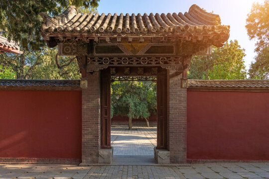 古代廟宇大門(mén)