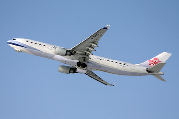 中華航空公司 飛機(jī)起飛