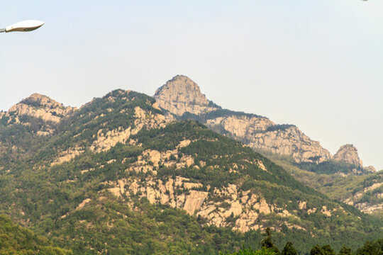 遠(yuǎn)眺泰山