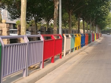 交通 彩色護(hù)欄 護(hù)欄交通 戶外