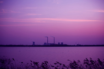 夕陽 太陽 電廠 湖水