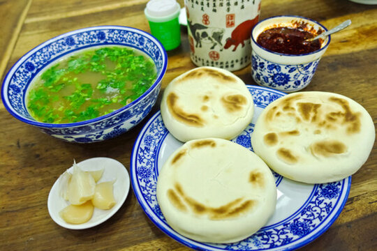 西安水盆羊肉泡饃