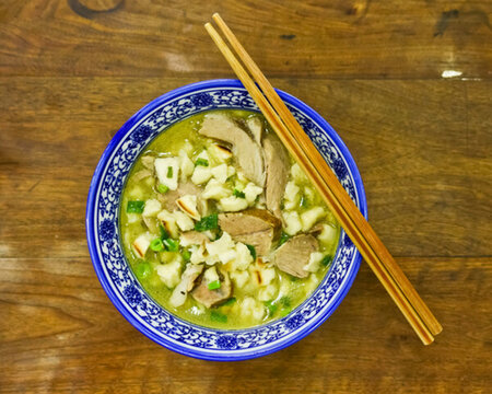 西安水盆羊肉泡饃