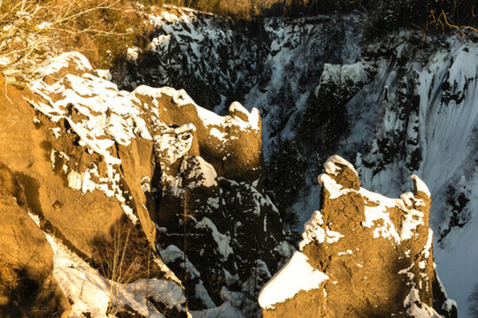 長白山火山巖石冬季冰雪風(fēng)光