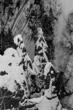 長(zhǎng)白山火山巖石冬季冰雪風(fēng)光