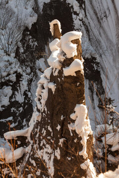 長(zhǎng)白山火山巖石冬季冰雪風(fēng)光
