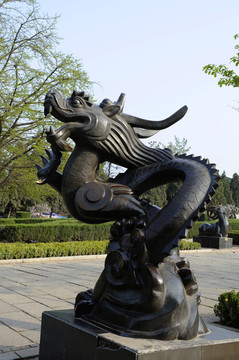 生肖雕塑  龍