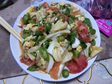 西紅柿辣椒炒白菜