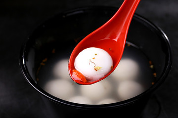 芝麻湯圓