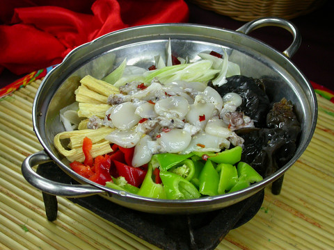 干鍋墨魚(yú)仔