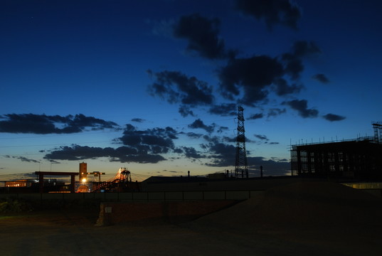 煤礦夜景