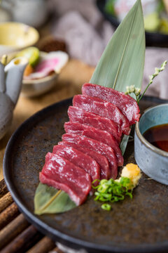 馬肉刺身