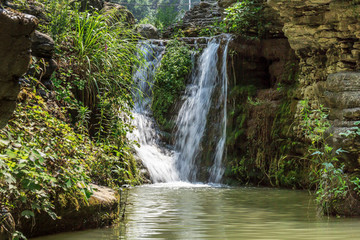 山澗溪流