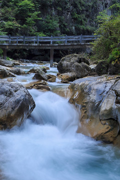 峽谷水韻