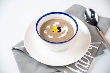 松露蘑菇湯