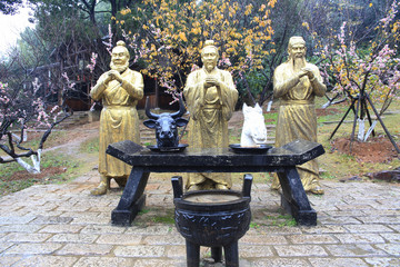 桃園三結(jié)義場景雕塑
