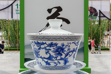 蓋碗茶雕塑