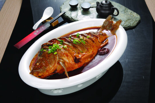 老味壓鍋魚