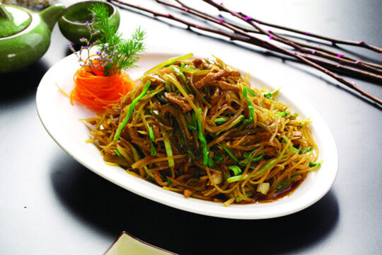 酸黃瓜炒土豆絲