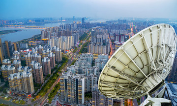 城市上空的衛(wèi)星信號接收機