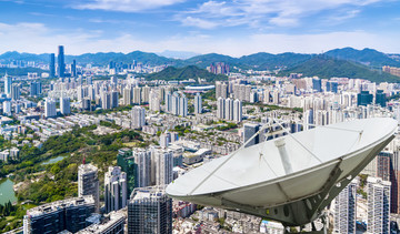 城市上空的衛(wèi)星網(wǎng)絡(luò)接收機(jī)