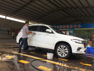 洗白白的汽車