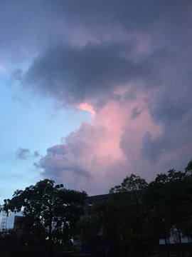 火燒云的天空