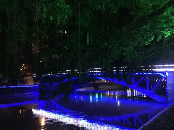 燈火闌珊的城市